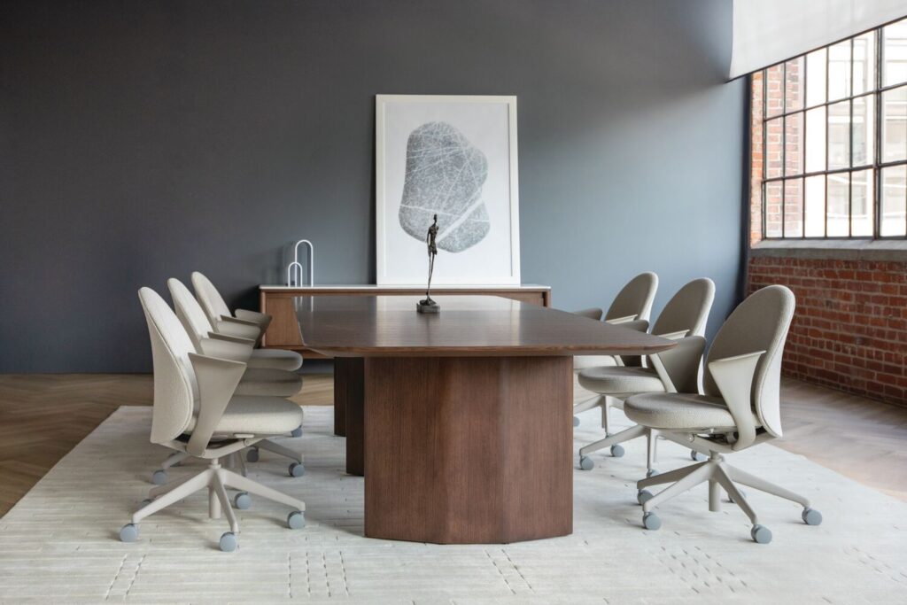 Figure-Butter-Knife-Edge-Hexa-Base-Table_Credenza_Essa-Chairs_01